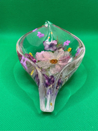 Soap dish with drain spout.